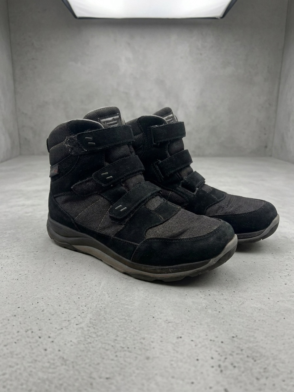L.L. Bean Black Snow Boots Mens 12 Wide 200g PrimaLoft hook and loop closure